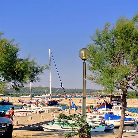 Apartman K.b.168 Pašman